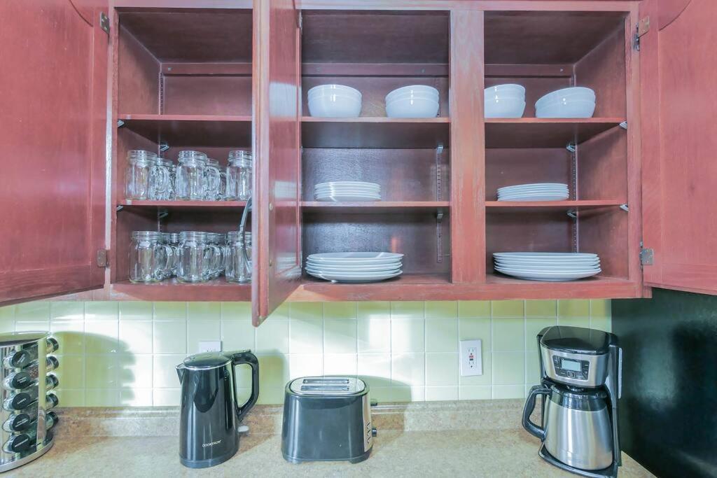 Ac 6br 2ba Quiet Retreat Location