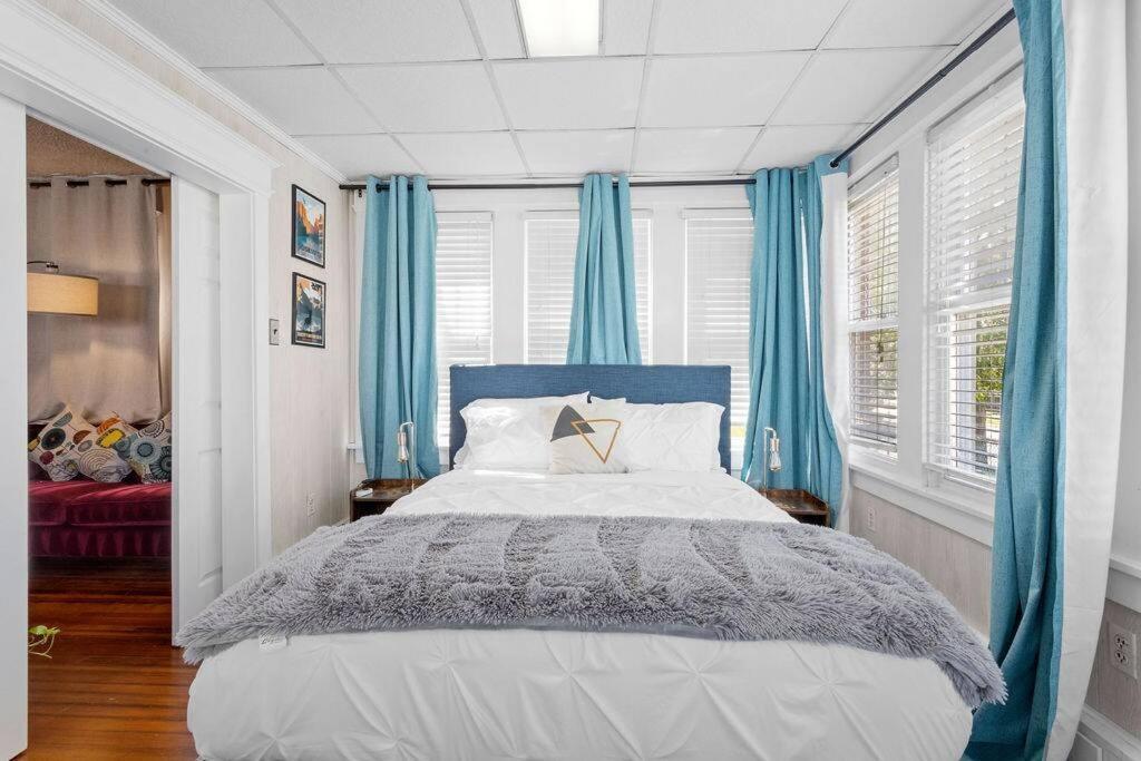 Ac 6br 2ba Quiet Retreat Location Apartment *
