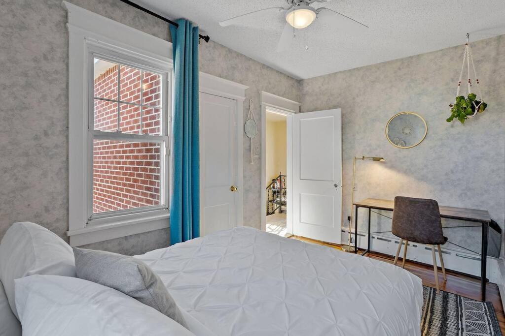 Ac 6br 2ba Quiet Retreat Location *