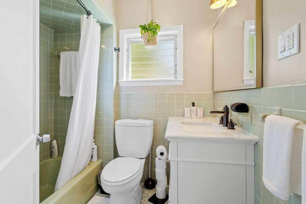 Ac 6br 2ba Quiet Retreat Location *