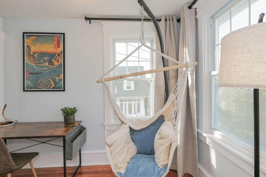 Ac 6br 2ba Quiet Retreat Location *